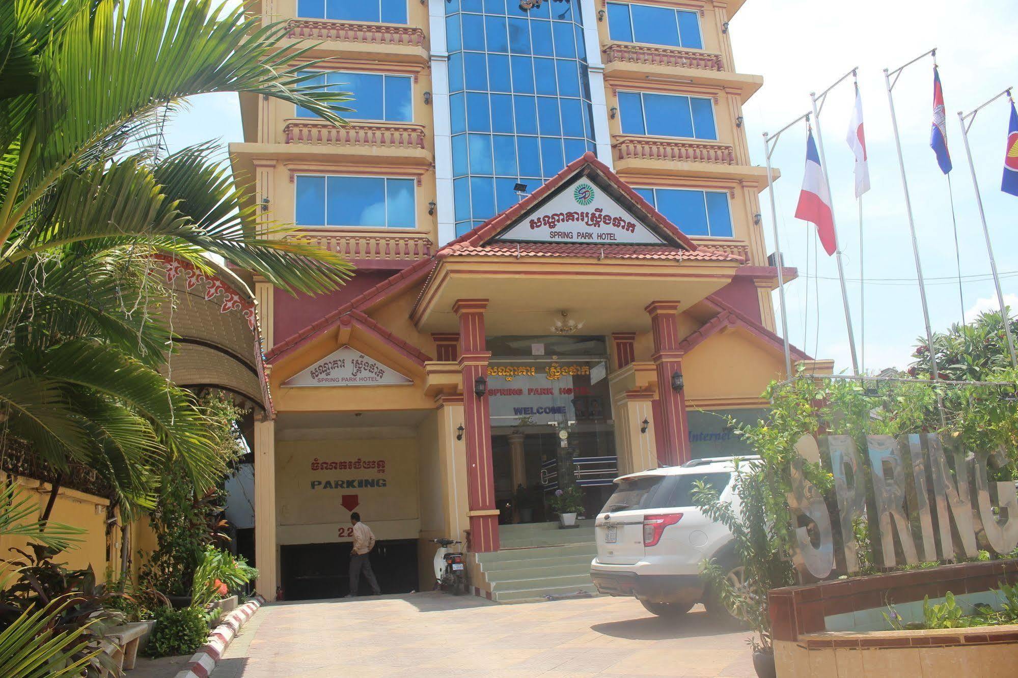 Spring Park Hotel Battambang Bagian luar foto