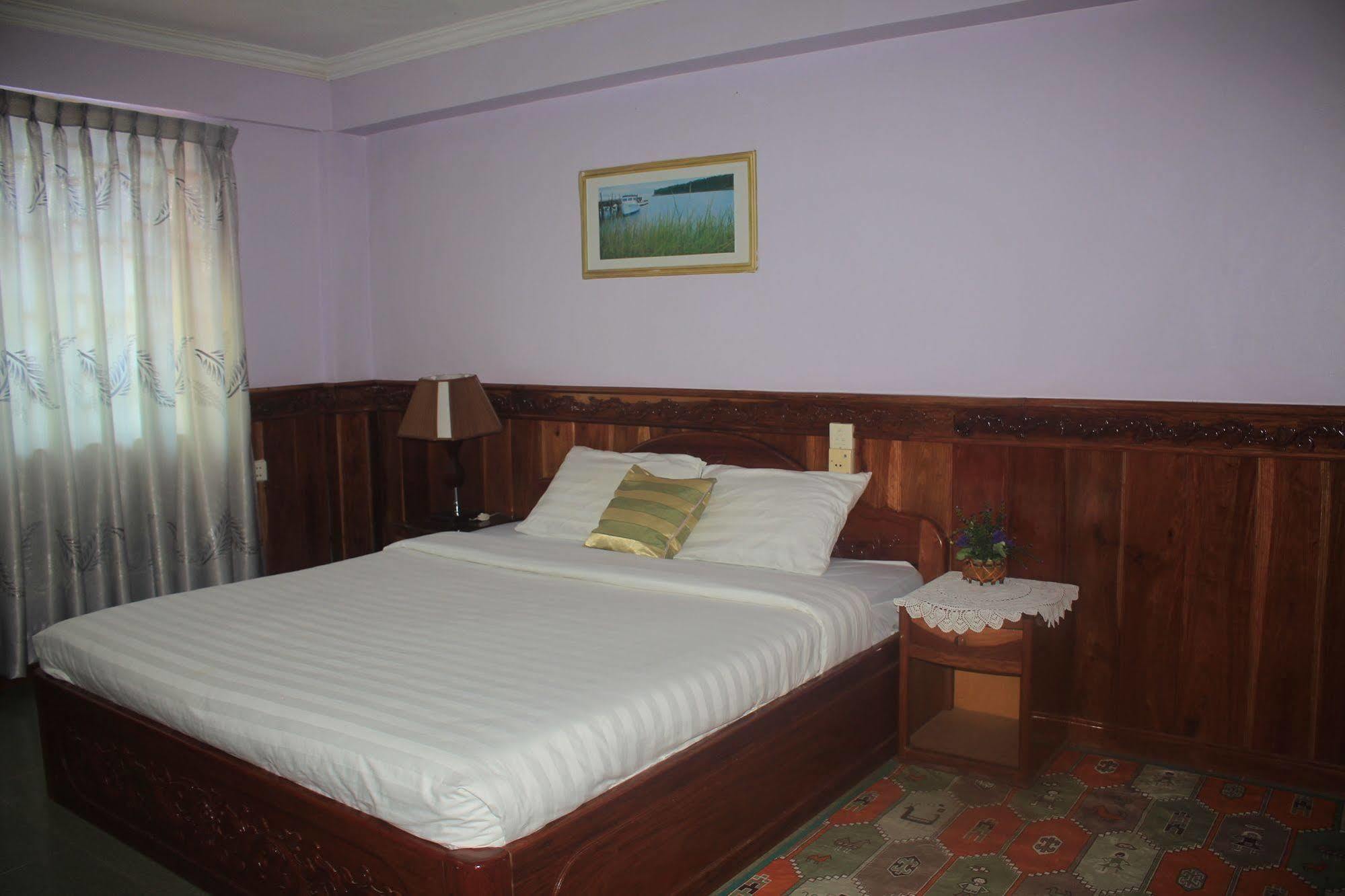 Spring Park Hotel Battambang Bagian luar foto