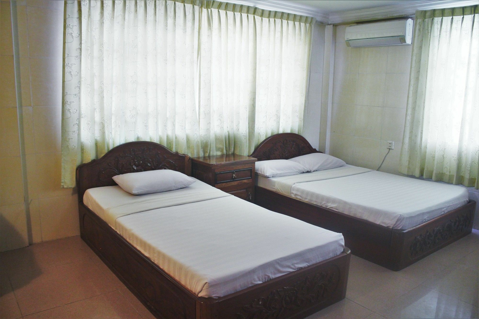 Spring Park Hotel Battambang Bagian luar foto